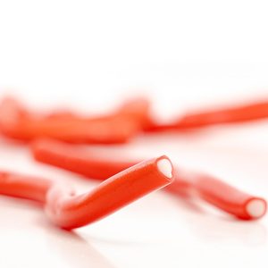 Regaliz de fresa relleno Jordgubbskablar