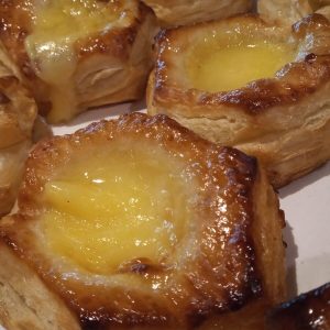 » FACTURA DE HOJALDRE CON CREMA